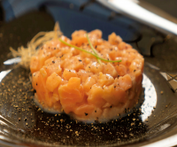 Salmon tartare, sour cream and lime, 200 g